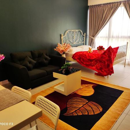 Cozy Studio Unit,Cyberjaya,Wifi, Netflix,Free Parking Buitenkant foto