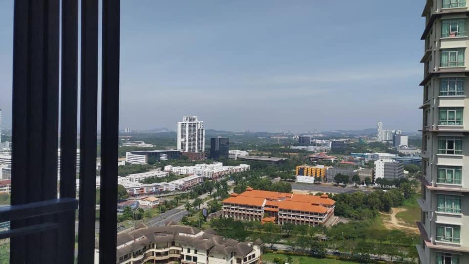 Cozy Studio Unit,Cyberjaya,Wifi, Netflix,Free Parking Buitenkant foto