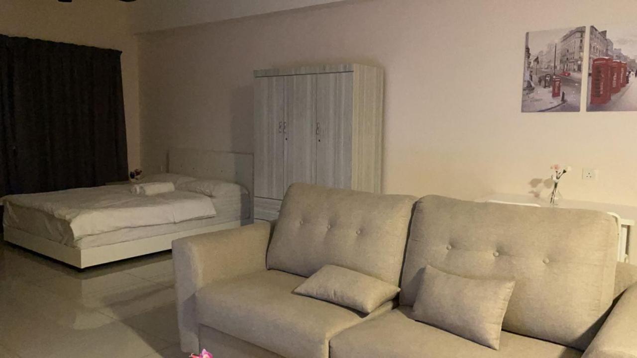 Cozy Studio Unit,Cyberjaya,Wifi, Netflix,Free Parking Buitenkant foto