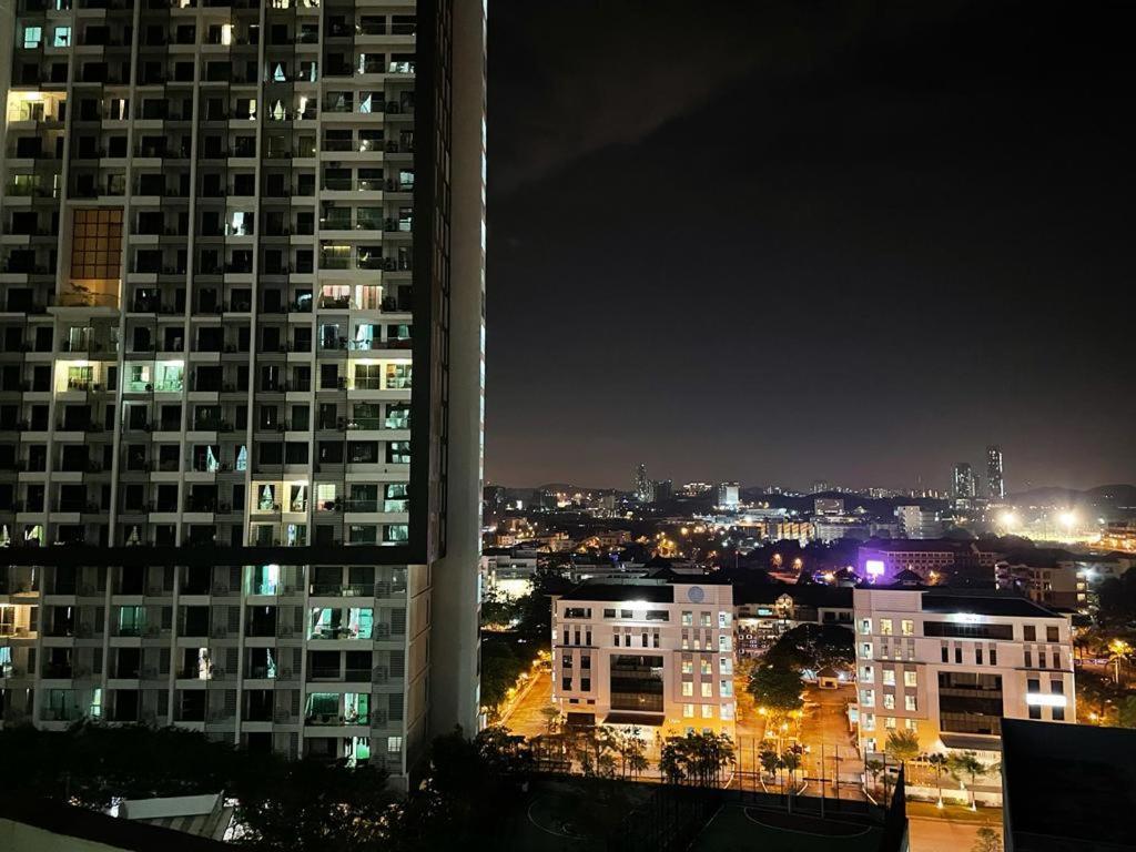 Cozy Studio Unit,Cyberjaya,Wifi, Netflix,Free Parking Buitenkant foto