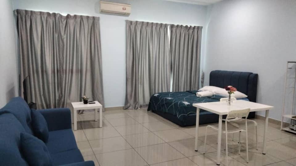Cozy Studio Unit,Cyberjaya,Wifi, Netflix,Free Parking Buitenkant foto