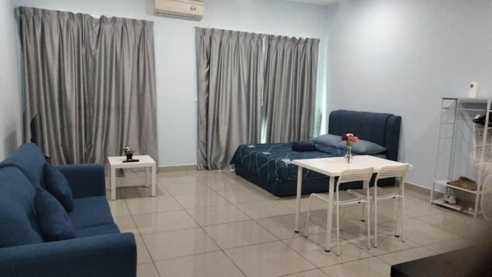 Cozy Studio Unit,Cyberjaya,Wifi, Netflix,Free Parking Buitenkant foto