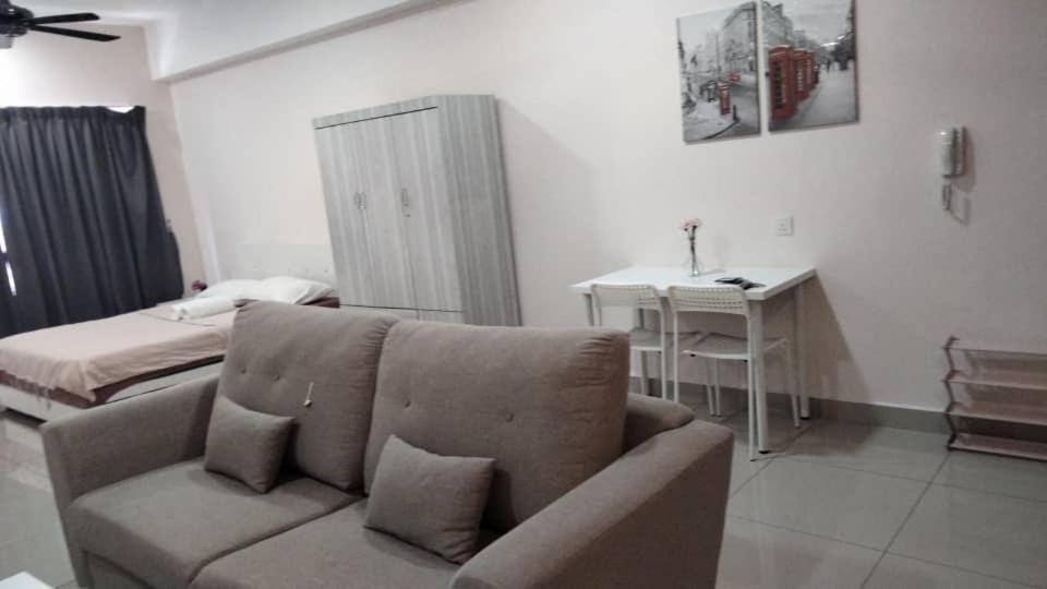 Cozy Studio Unit,Cyberjaya,Wifi, Netflix,Free Parking Buitenkant foto